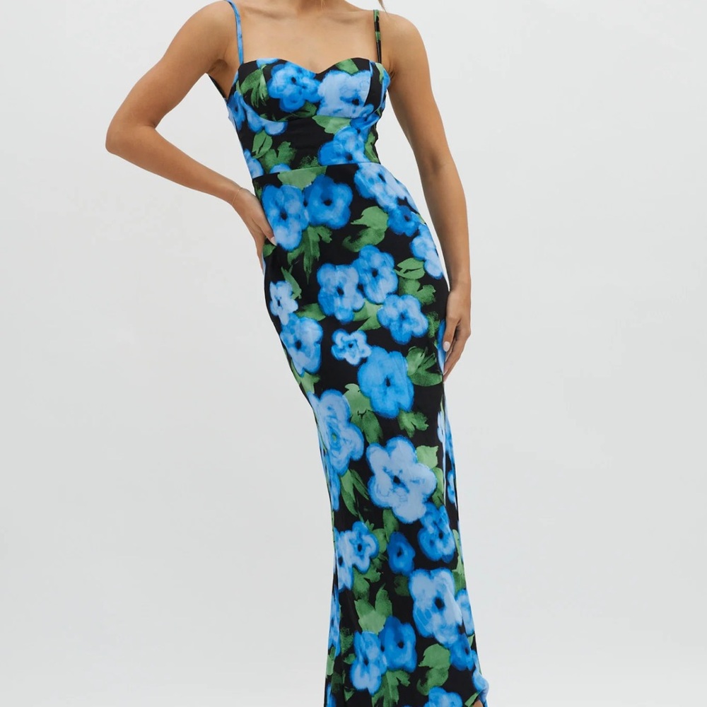 Selfie Leslie Low Back Floral Maxi Dress - Picture 2 of 8